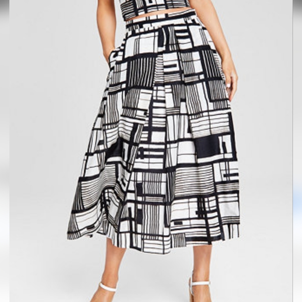 DKNY Printed Cotton Voile A-Line Skirt in Pristine/Black Multi.